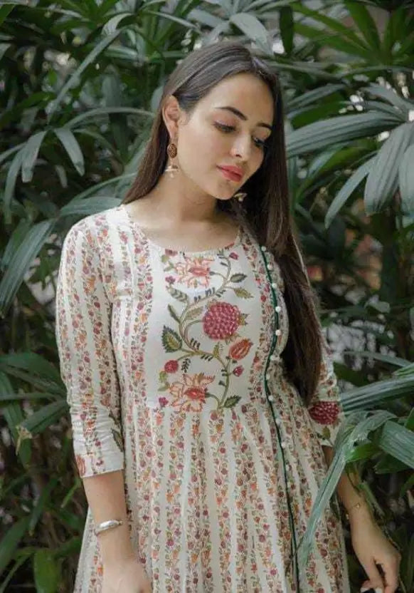 Women Viscose Rayon Off-white Kurta set