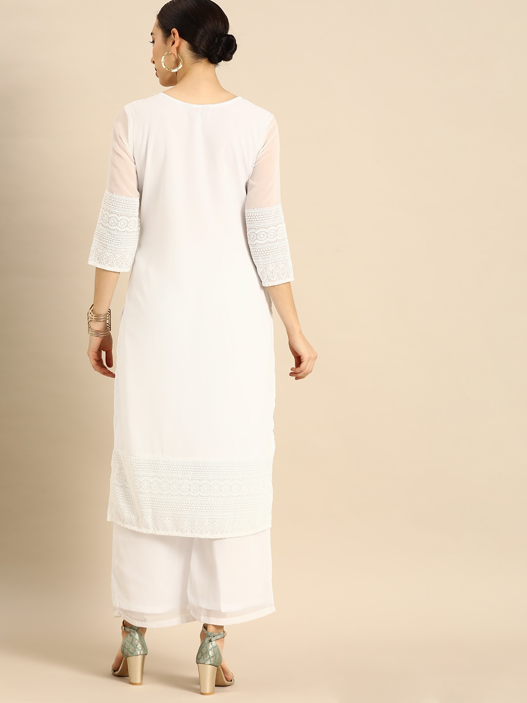 Women Embroidered Kurta with Palazzos