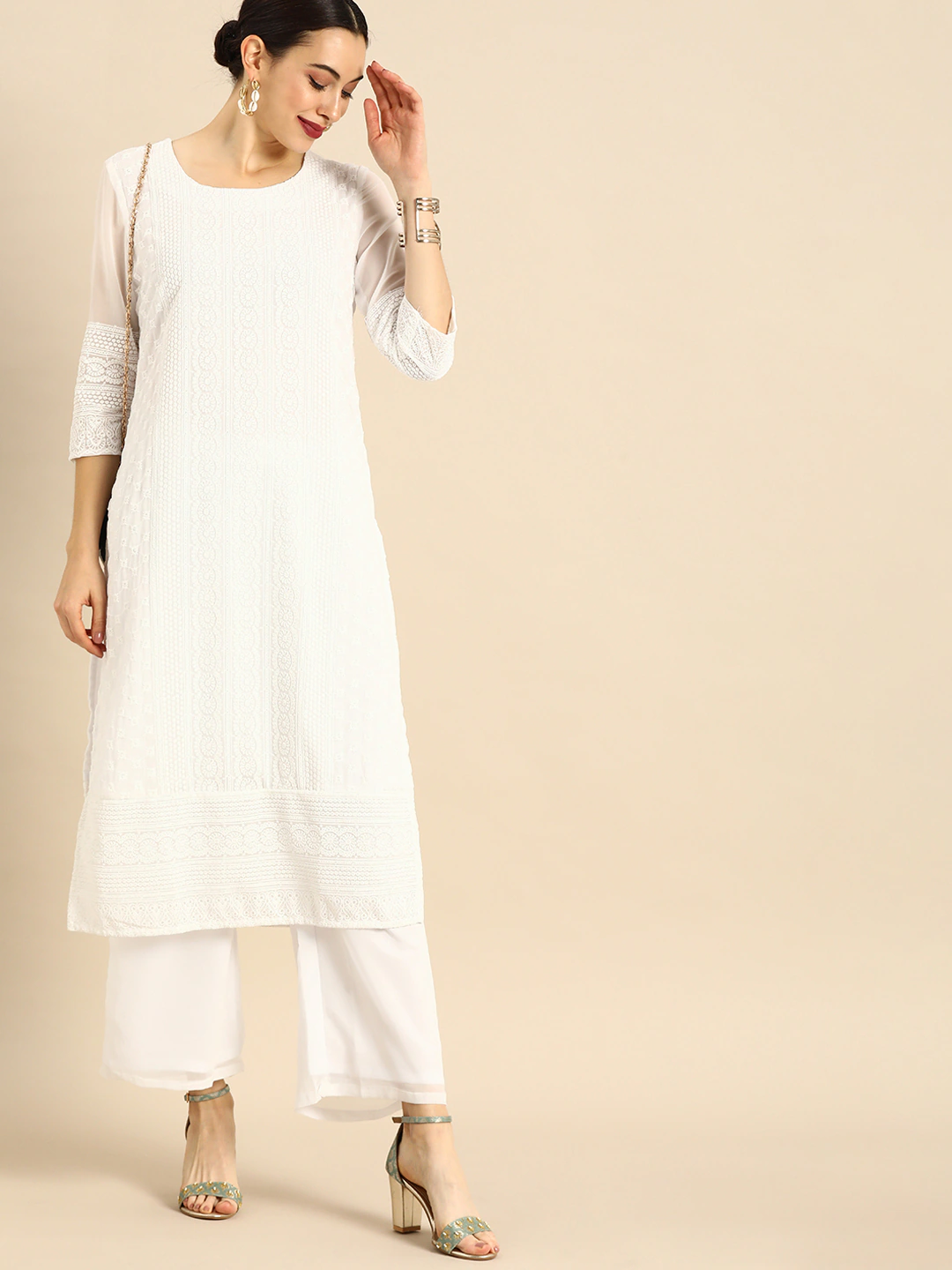 Women Embroidered Kurta with Palazzos