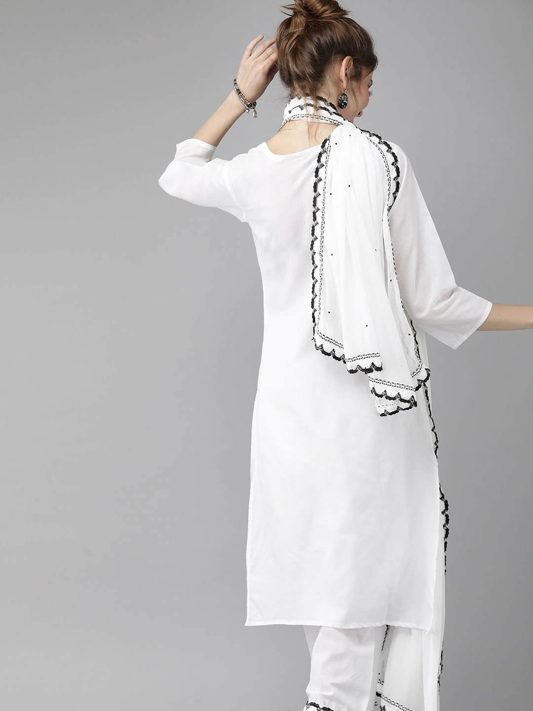 Women White & Black Embroidered Kurta Set