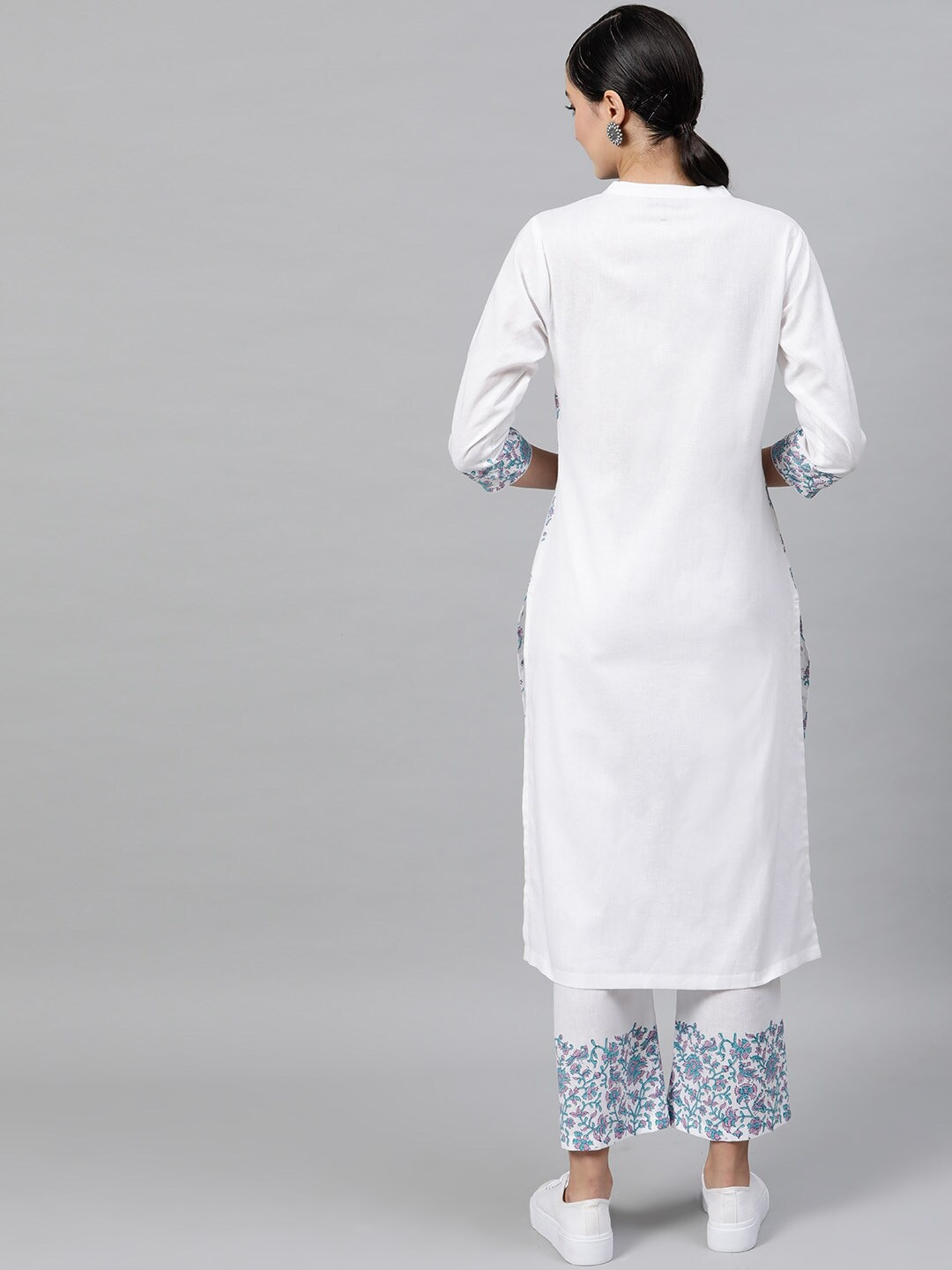 Women White & Blue Printed Kurta Set