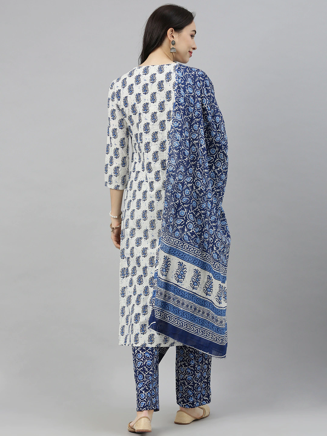 Women White & Navy Blue Kurta Set