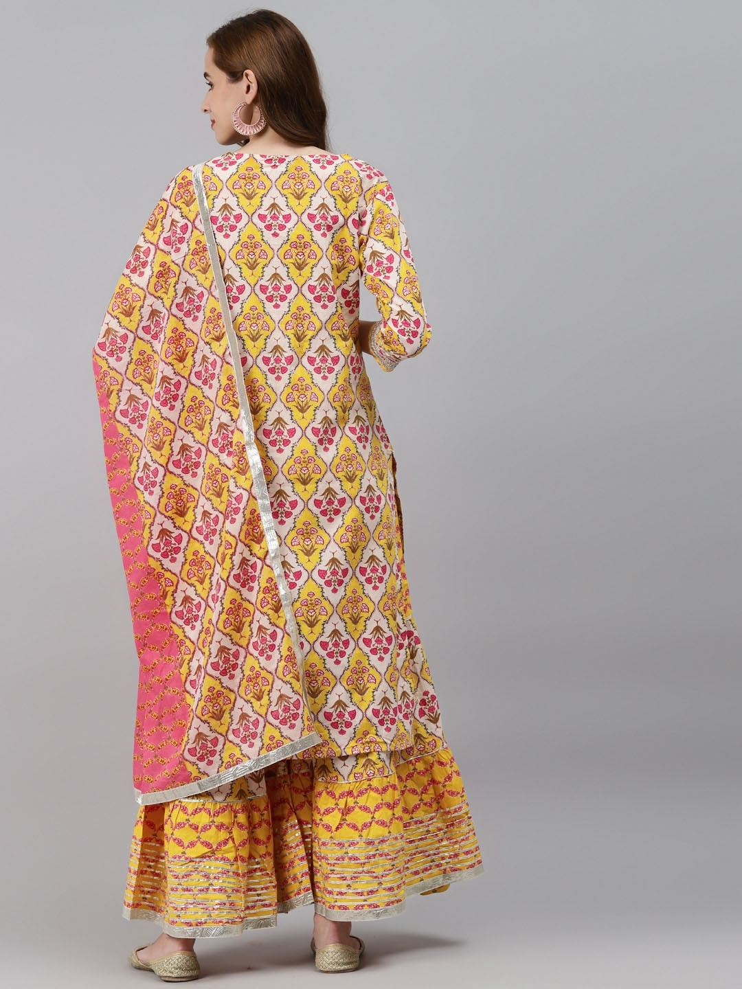 Women Yellow Floral Printed Cotton Kurta Set