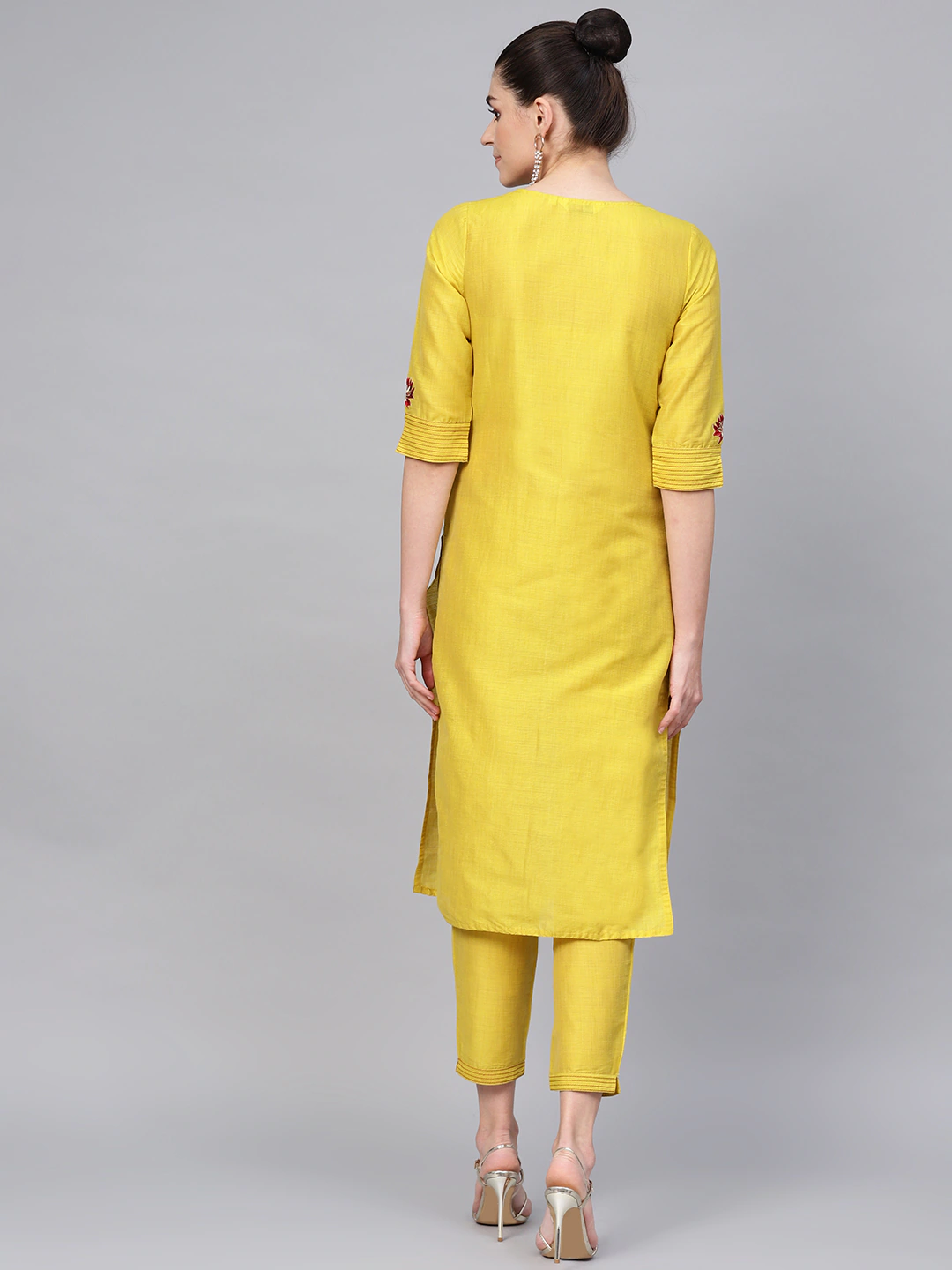 Women Yellow Handloom Kurta Set