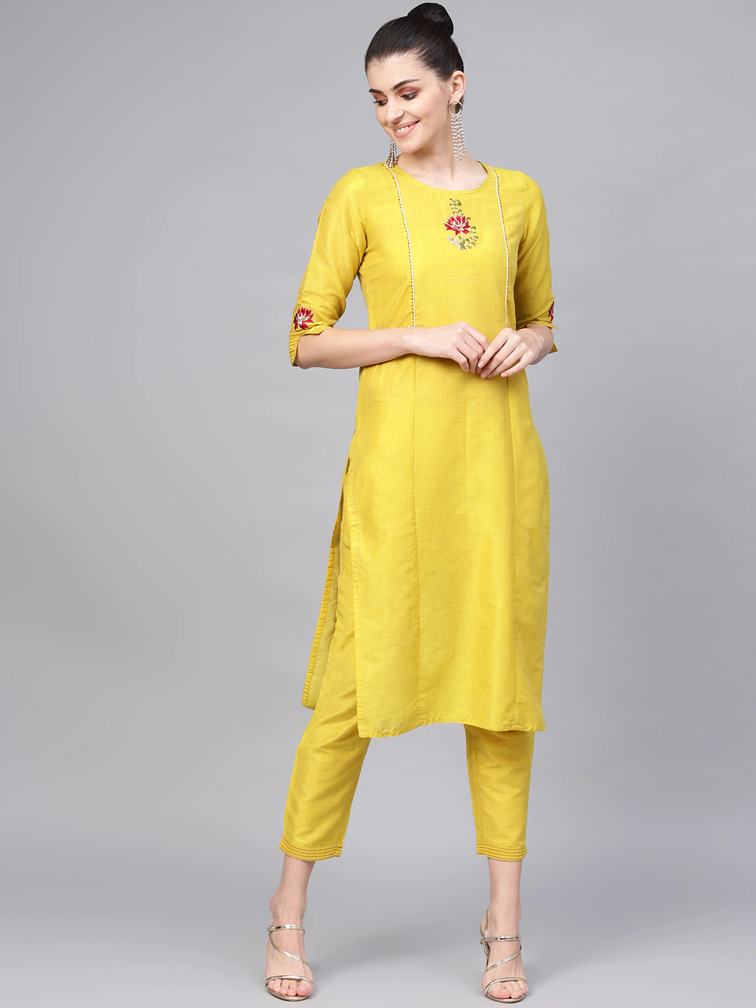 Women Yellow Handloom Kurta Set