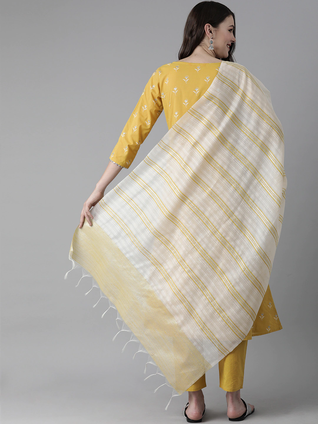 Women Yellow & Silver-Toned Cotton Kurta Set
