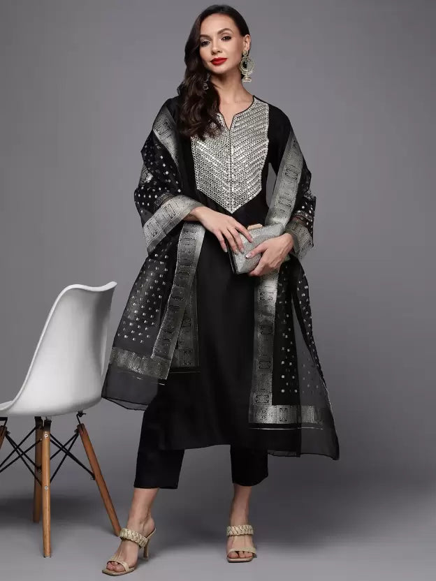 Women Black Cotton Blend Kurta set with Dupatta