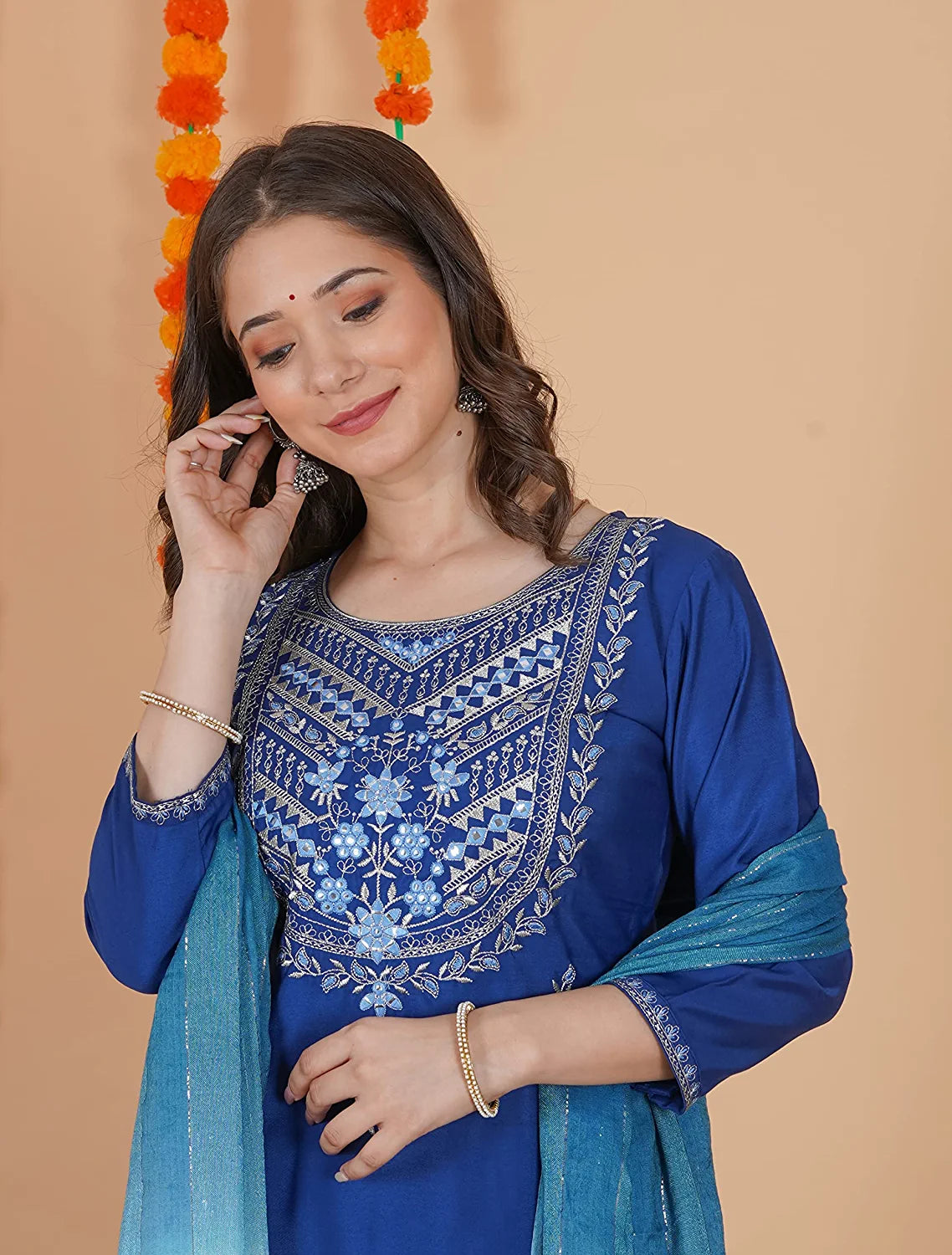 Women Silk Blend Blue Kurta set with 2-tone Dupatta
