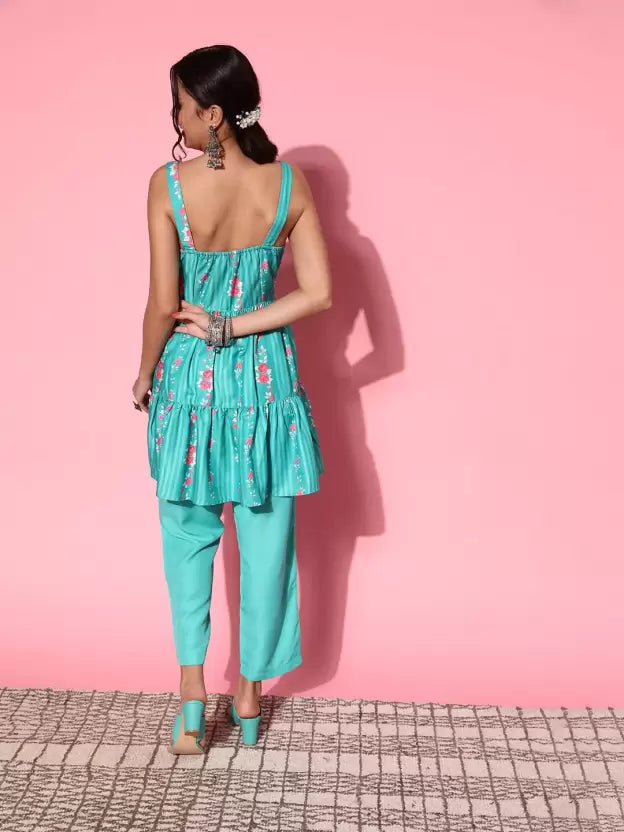 Women Kurta and Pyjama Set