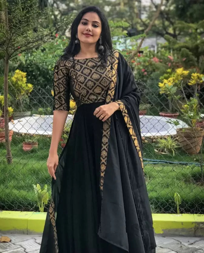 Women Black Gold Kurta and Dupatta Set