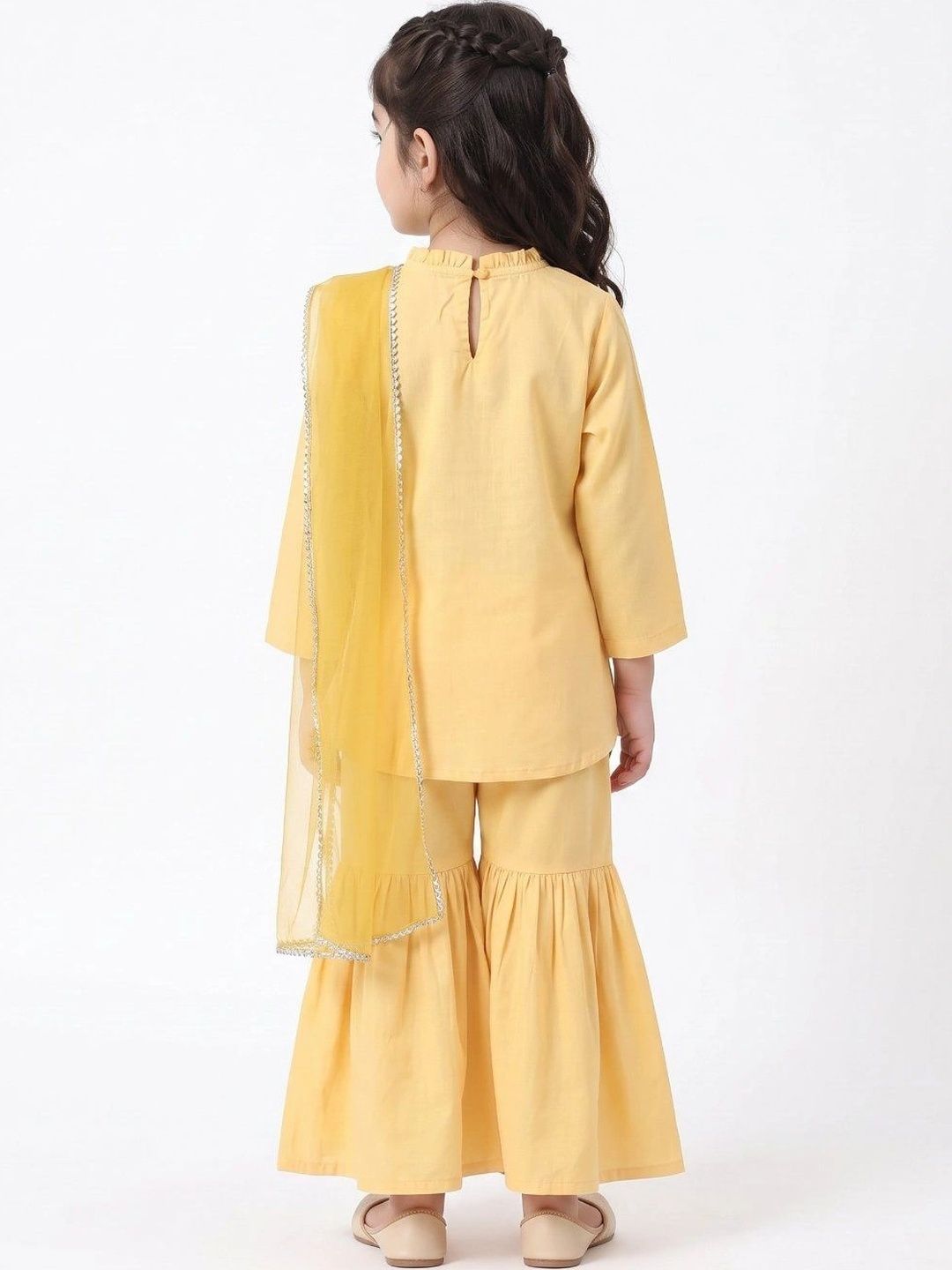 Girls Ethnic Motifs Embroidered Regular Thread Work Kurti with Sharara & With Dupatta