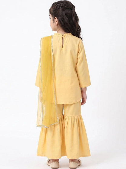 Girls Ethnic Motifs Embroidered Regular Thread Work Kurti with Sharara & With Dupatta