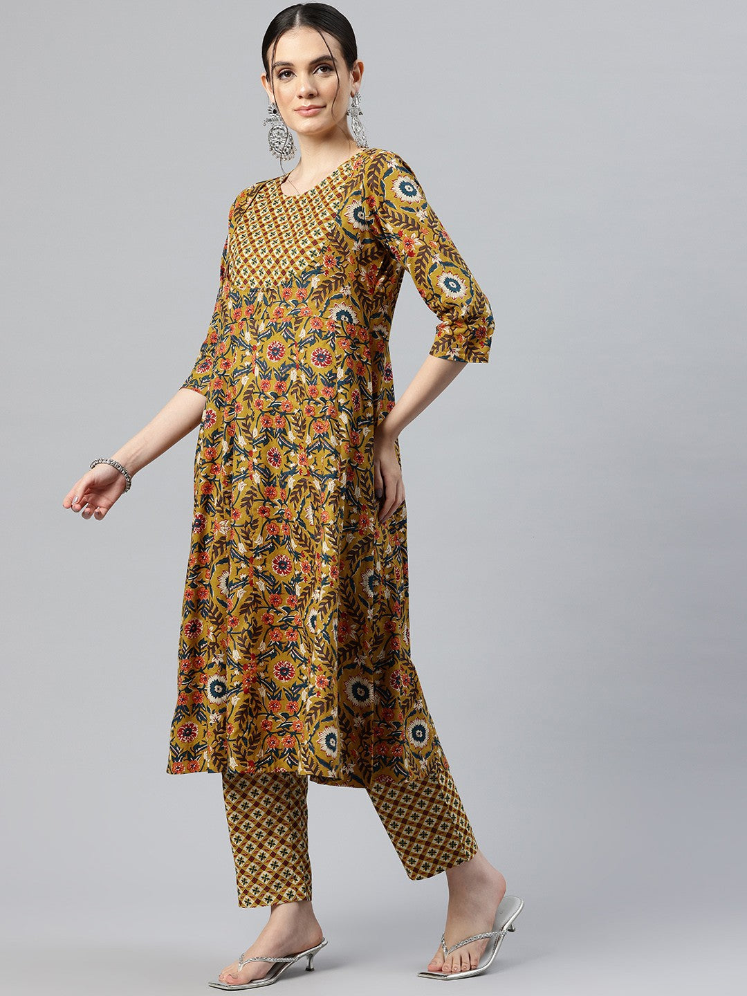 Floral Printed Regular Pure Cotton Kurta with Trousers & With Dupatta