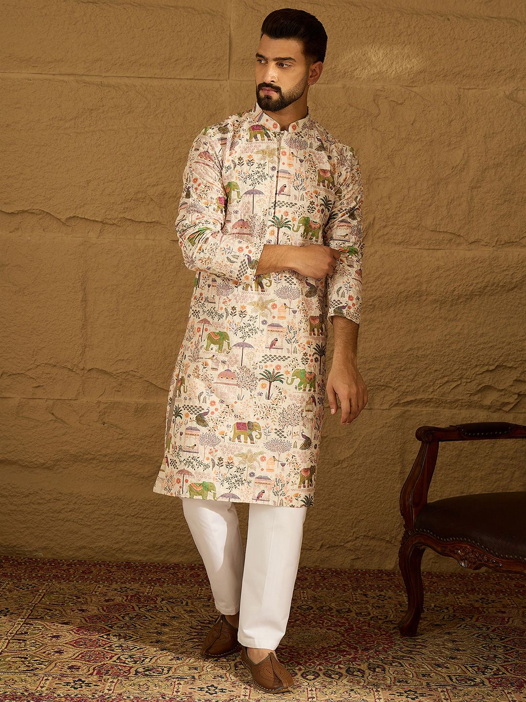 Ethnic Motifs Printed Mandarin Collar Straight Kurta & Trousers