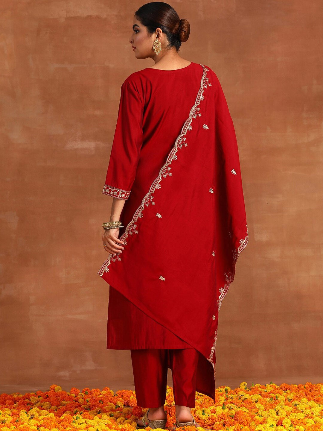 Ethnic Motifs Embroidered Regular Sequinned Kurta With Trousers & Dupatta