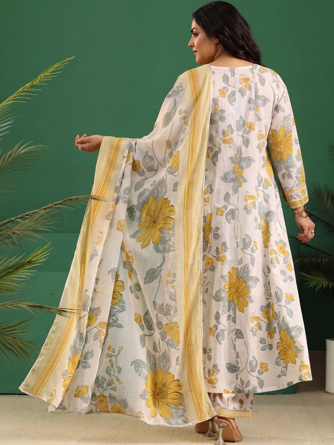 Women Floral Printed Regular Kurta with Palazzos & With Dupatta