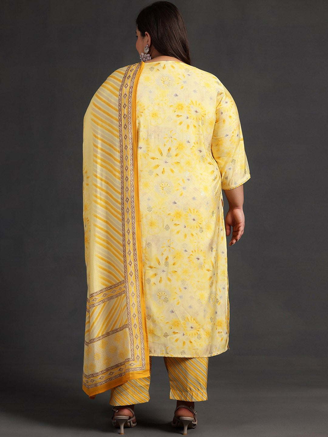 Plus Size Floral Printed Regular Kurta With Trousers & Dupatta