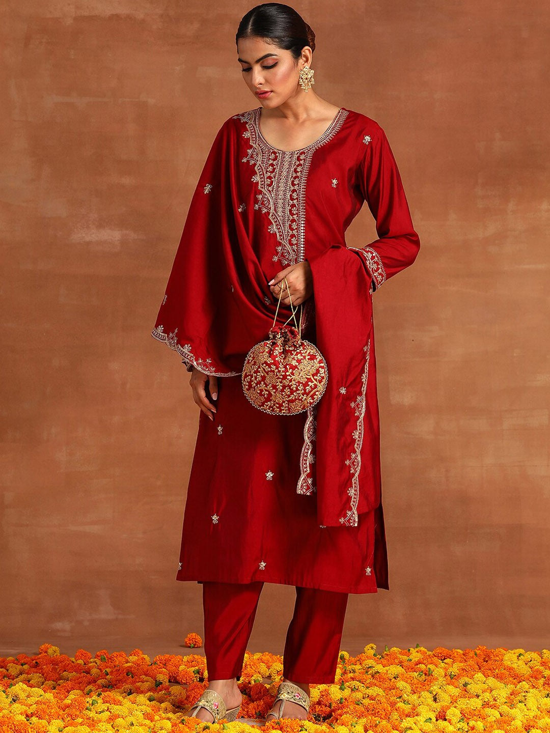 Ethnic Motifs Embroidered Regular Sequinned Kurta With Trousers & Dupatta