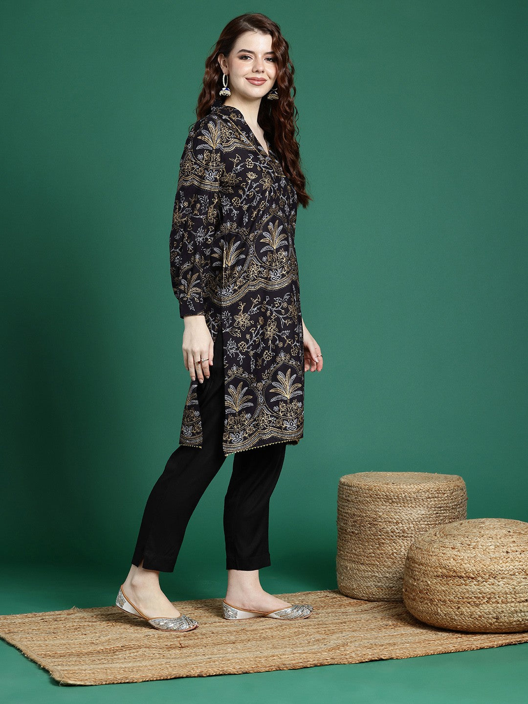 Floral Printed V-Neck Cuffed Sleeves Regular Gotta Patti Kurta with Trousers