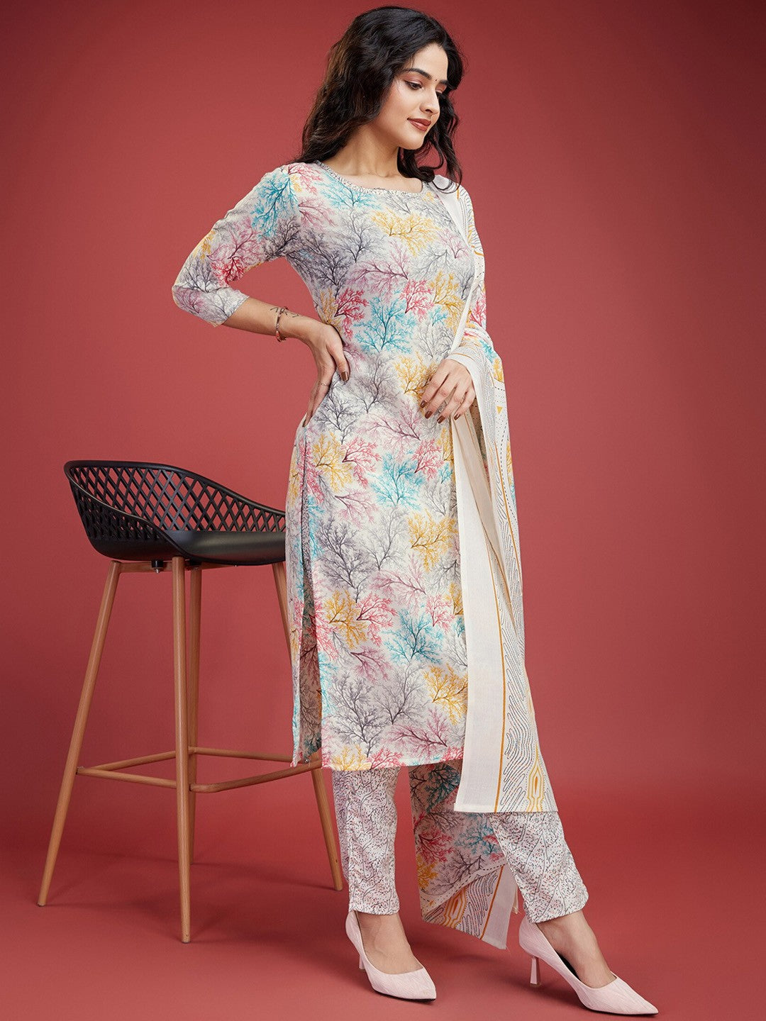 Floral Printed Regular Kurta with Trousers & Dupatta