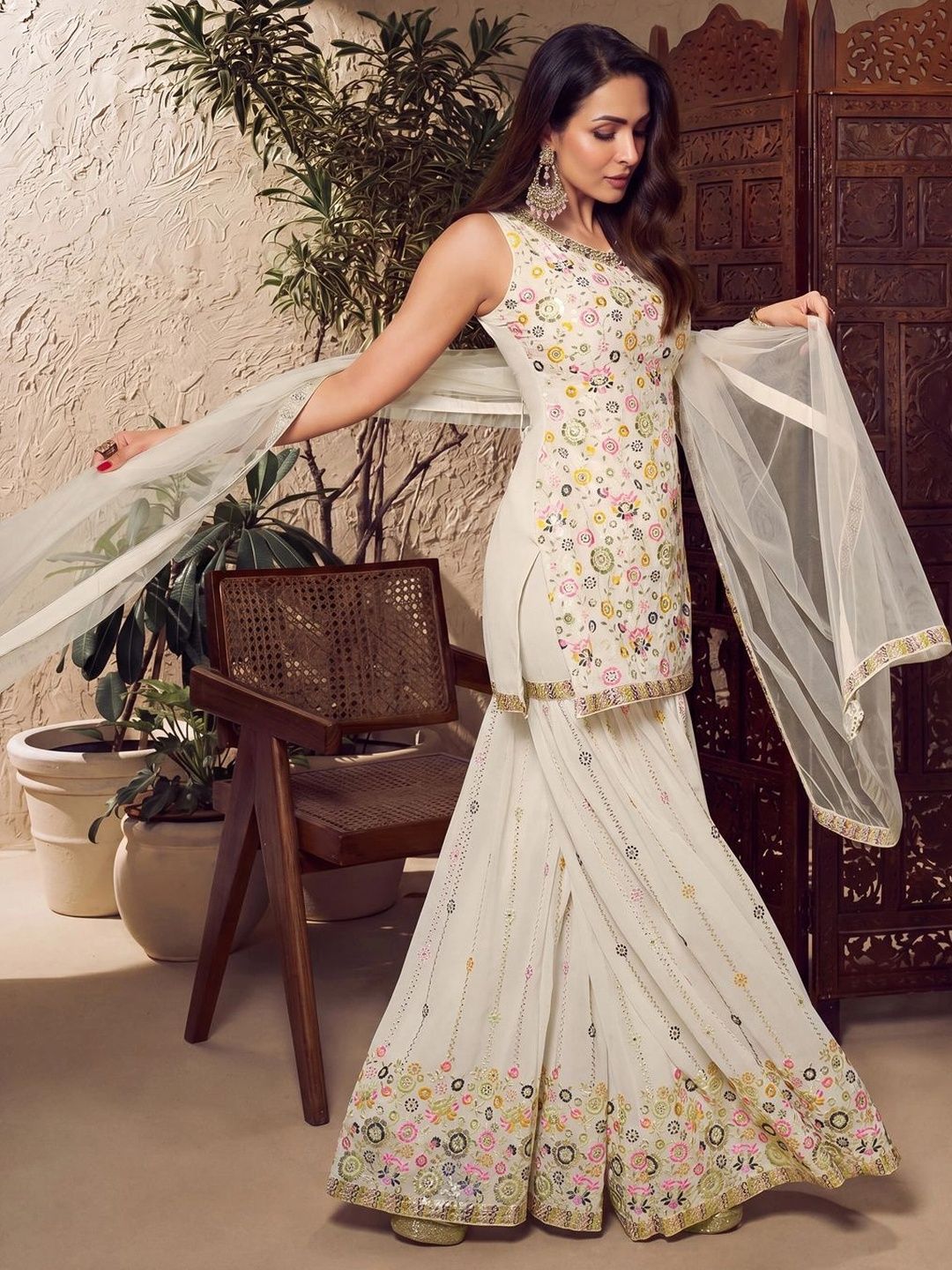 Floral Multi Thread and Sequins Embroidered Kurta Set