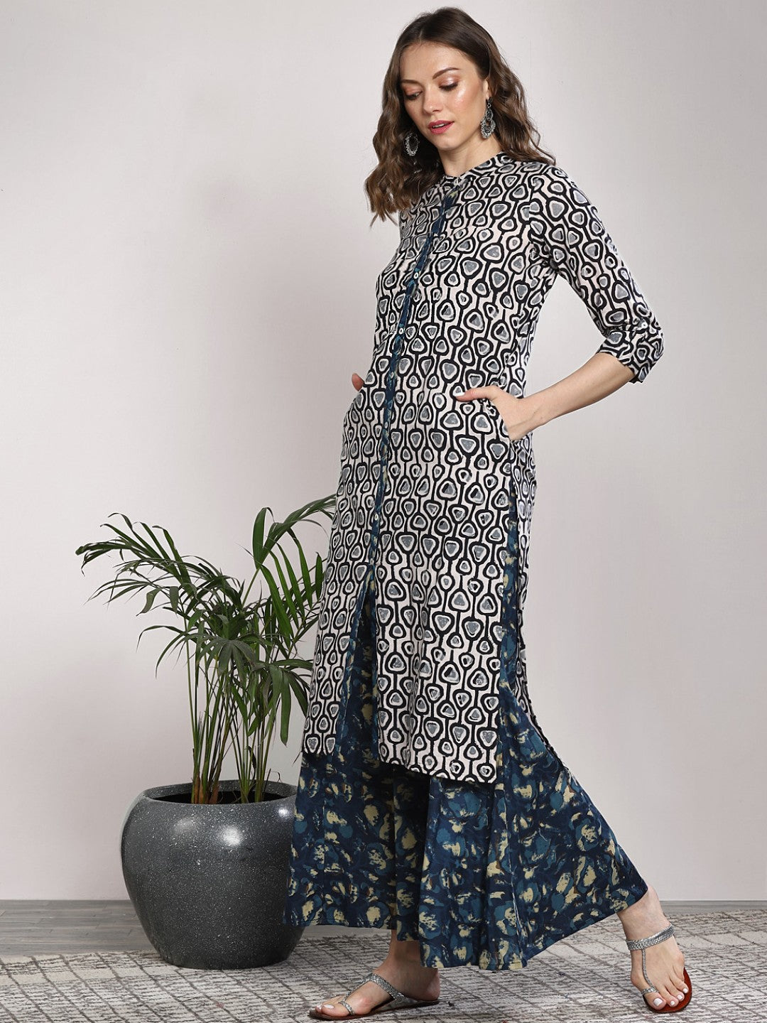 Women Beige & Black Printed Kurta with Palazzos