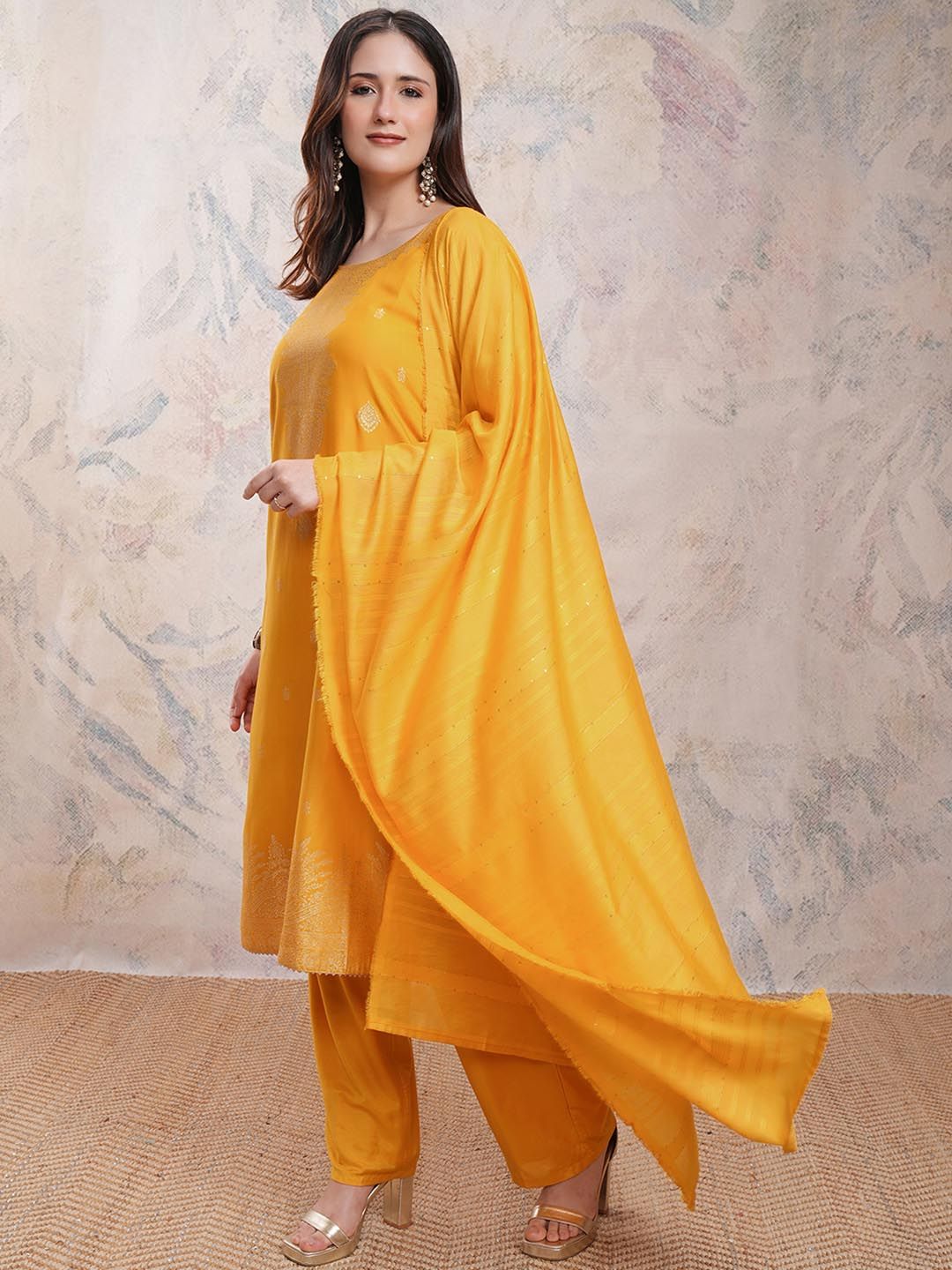 Women Ethnic Motifs Printed Straight Kurta With Trousers & Dupatta