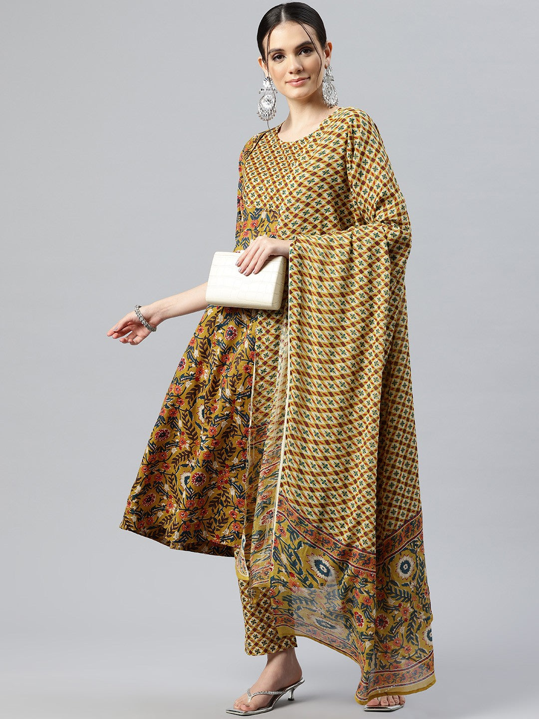 Floral Printed Regular Pure Cotton Kurta with Trousers & With Dupatta