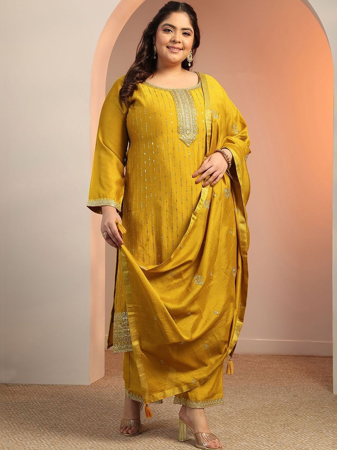 Plus Size Women Ethnic Motifs Embroidered Kurta Suit Set