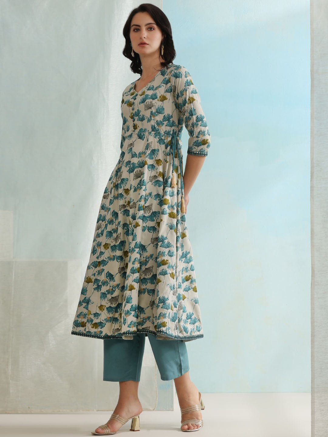 Floral Printed Empire Kurta with Trouser & With Dupatta