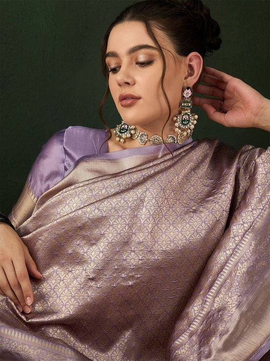 Woven Design Saree With Blouse Piece
