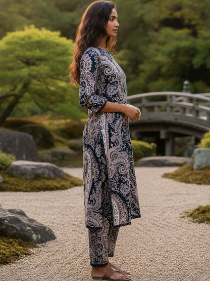 Women Paisley Printed Regular Kurta with Trousers