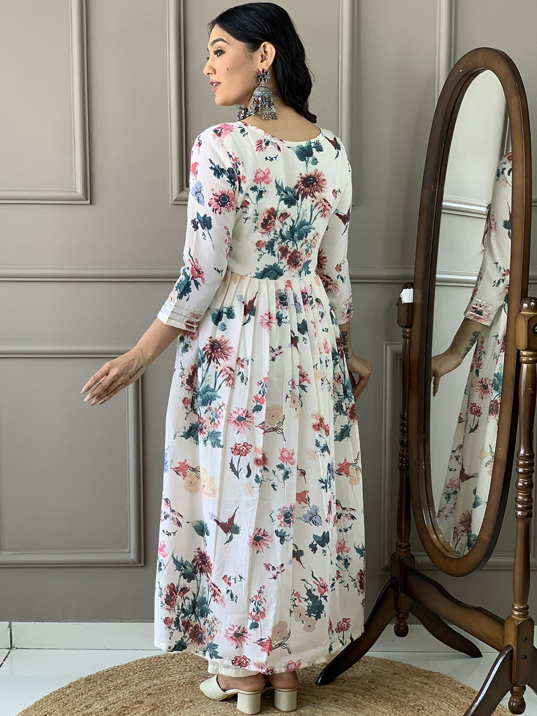 Women Floral Printed Regular Kurta with Trousers & With Dupatta