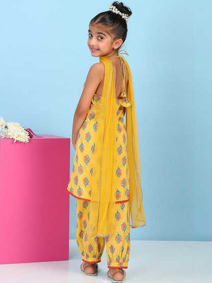 Girls Floral Printed Regular Cotton Kurti With Salwar & With Dupatta