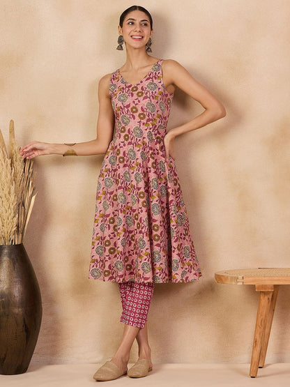 Women Floral Printed V-Neck Regular Pure Cotton A-Line Kurta With Trousers