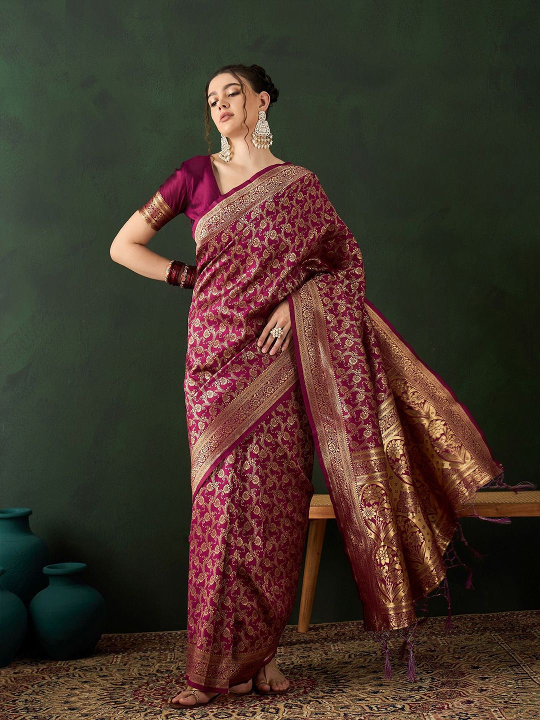 Woven Design Saree With Blouse Piece