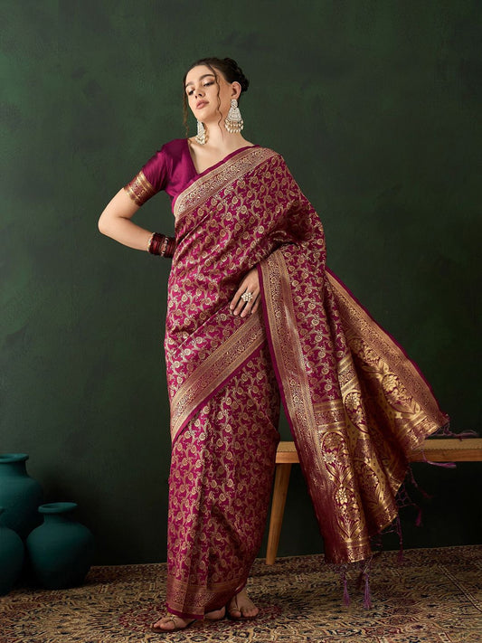 Woven Design Saree With Blouse Piece