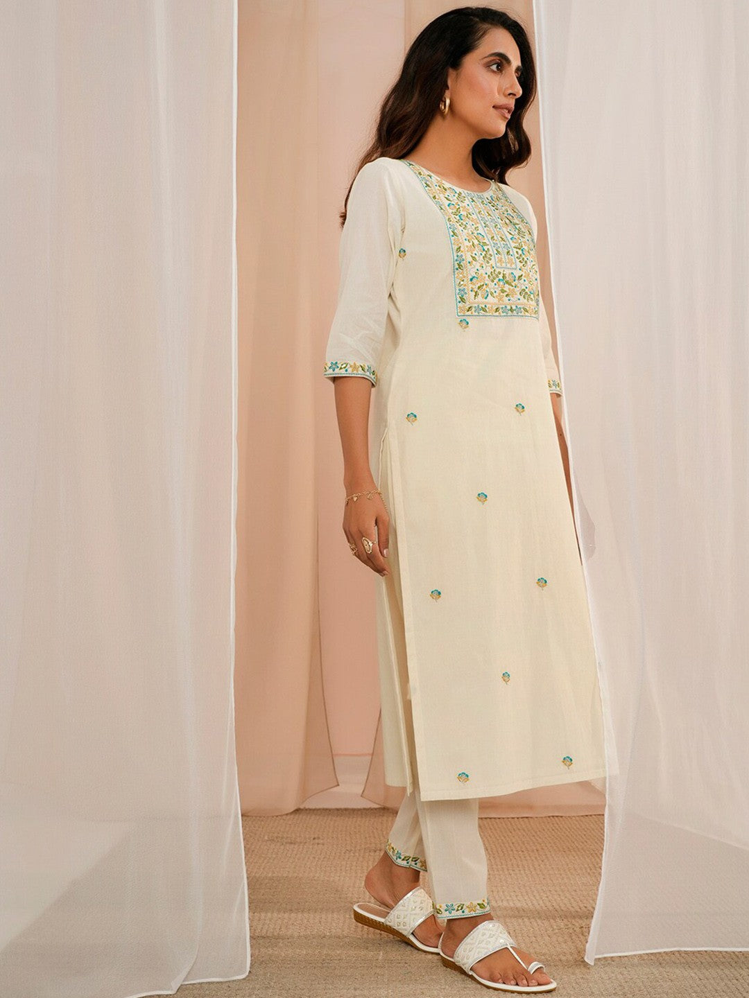 Floral Yoke Design Regular Thread Work Pure Cotton Kurta With Trousers & Dupatta