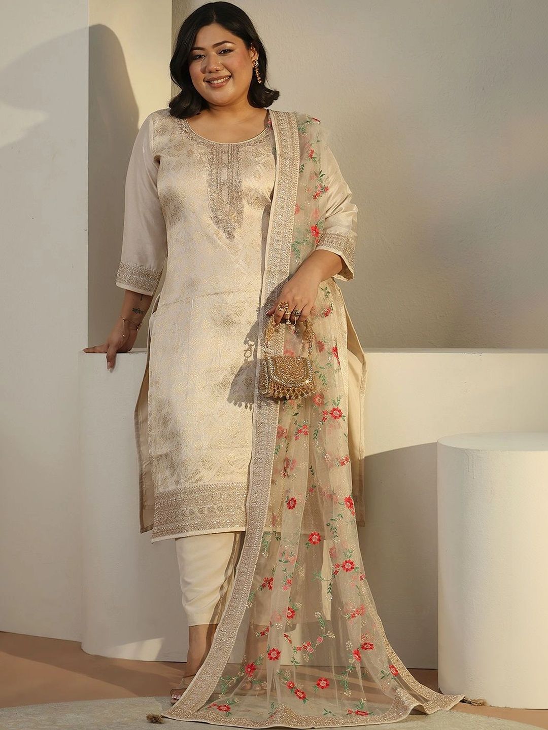 Women Regular Thread Work Kurta with Palazzos & With Dupatta