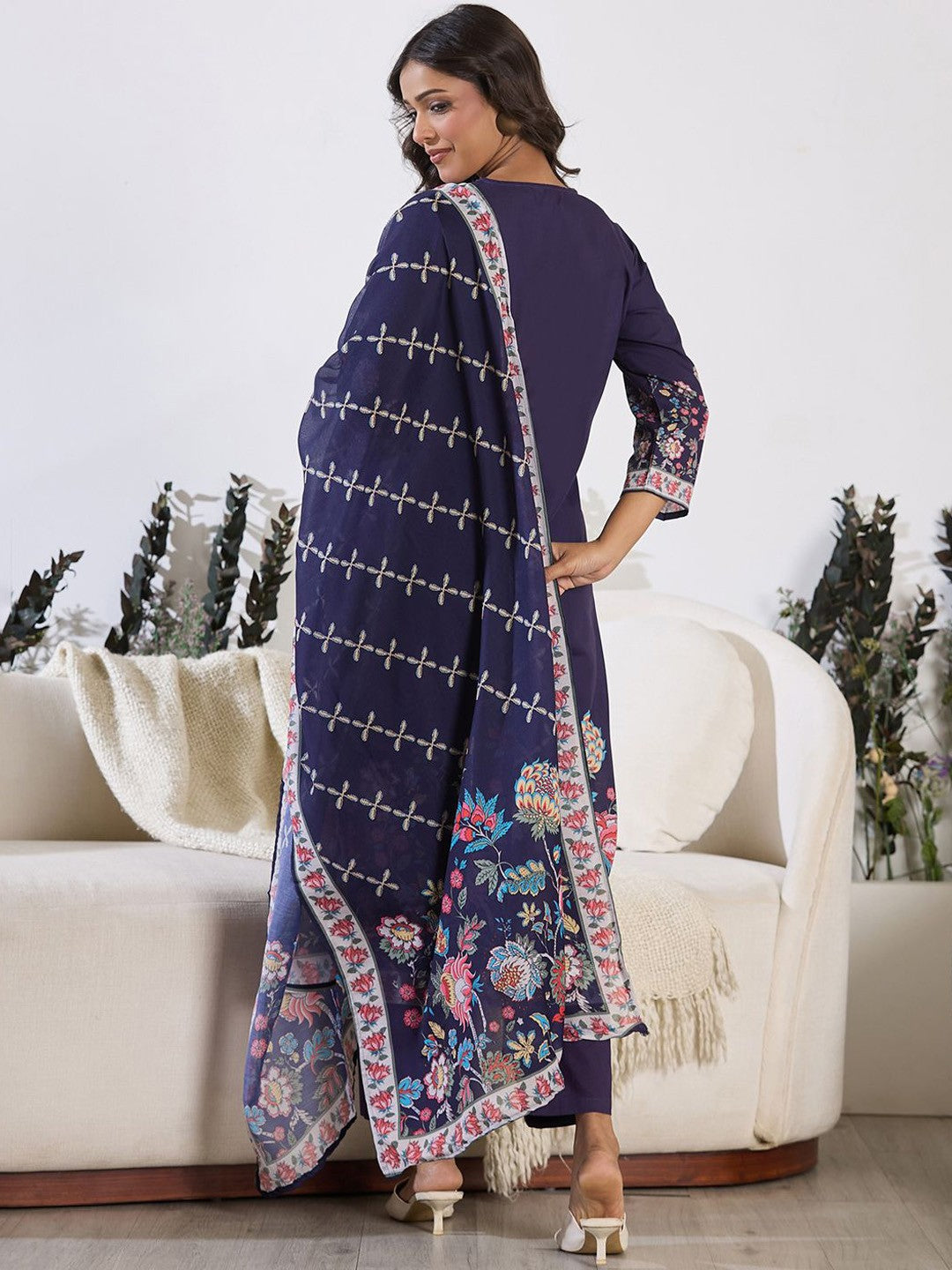 Women Floral Printed Regular Thread Work Kurta with Trousers & With Dupatta