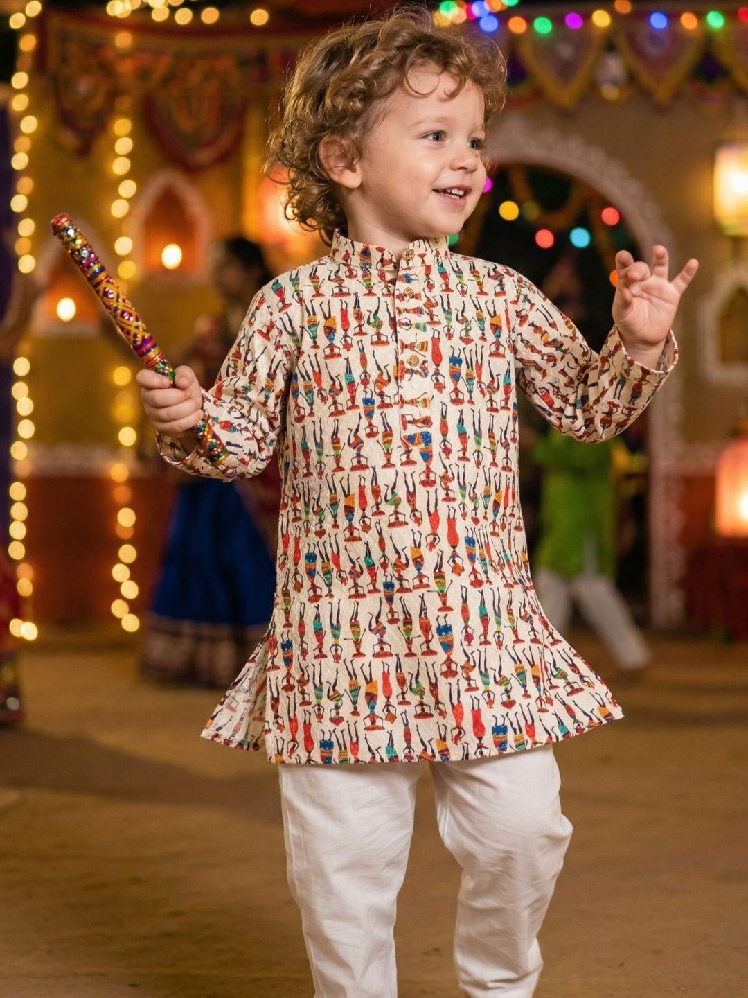 Boys Ethnic Motifs Embroidered Regular Chikankari Pure Cotton Kurta with Pyjamas