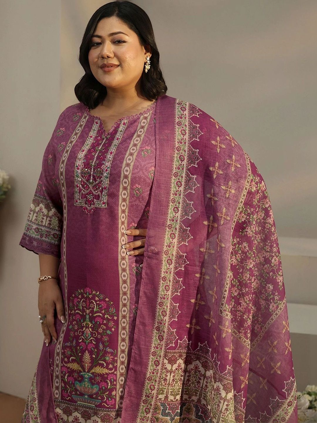 Women Ethnic Motifs Printed Regular Thread Work Linen Kurta with Trousers & With Dupatta