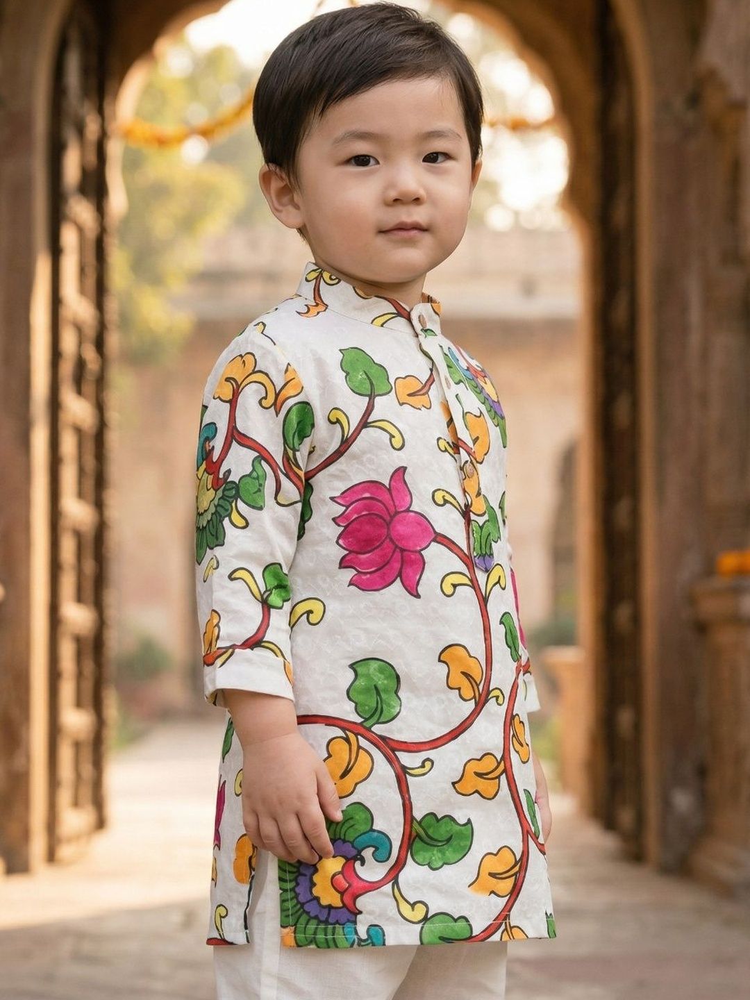 Boys Ethnic Motifs Embroidered Regular Chikankari Pure Cotton Kurta with Pyjamas
