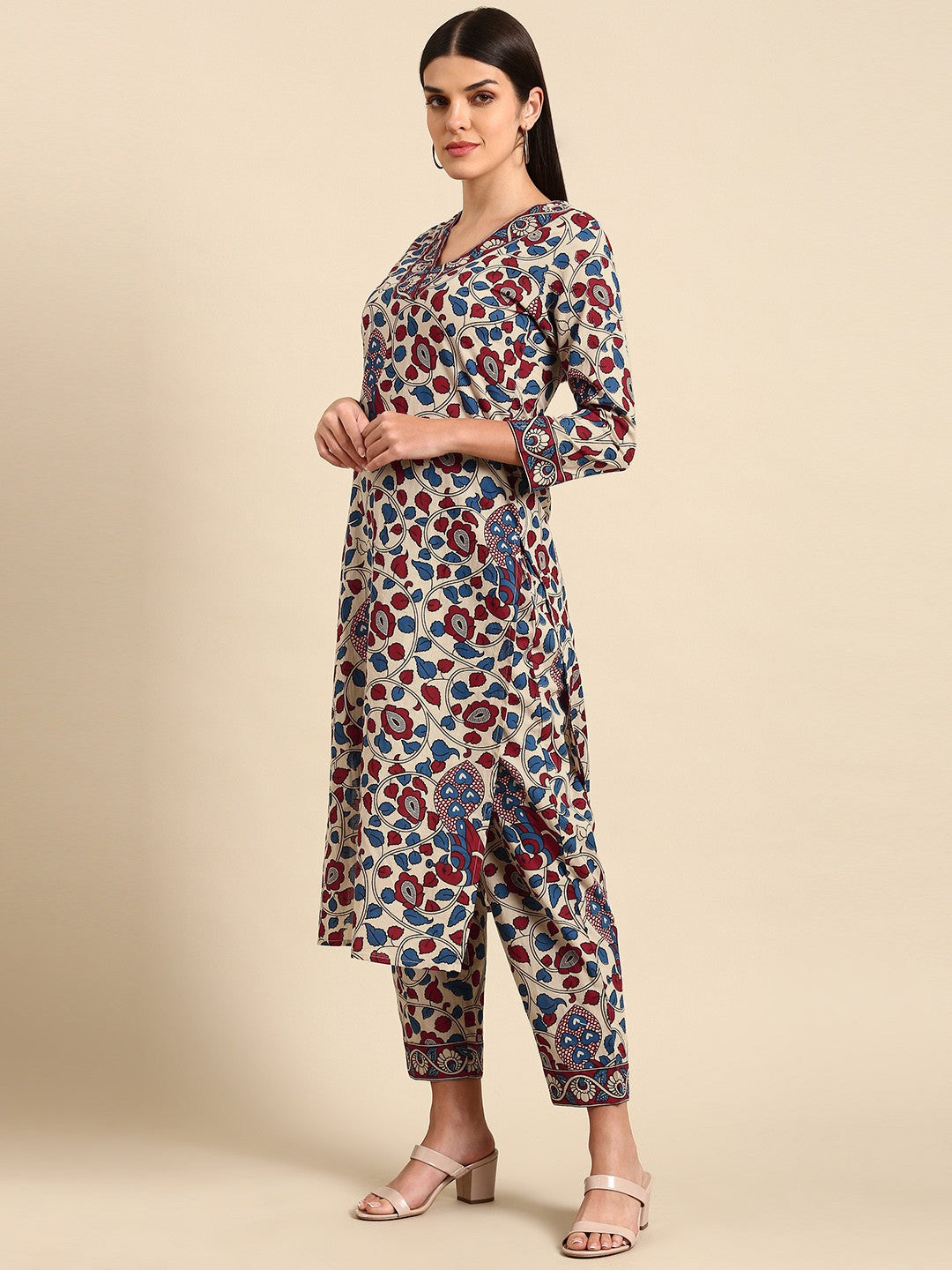 Women Beige Floral Printed Pure Cotton Kurta with Trousers