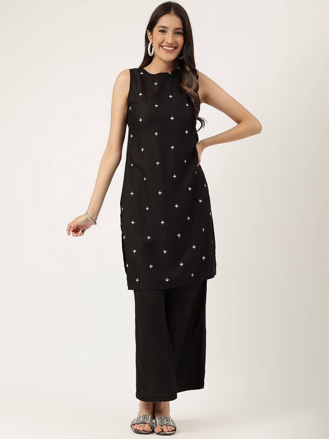 Round Neck Sleeveless Embroidered Kurta With Palazzos