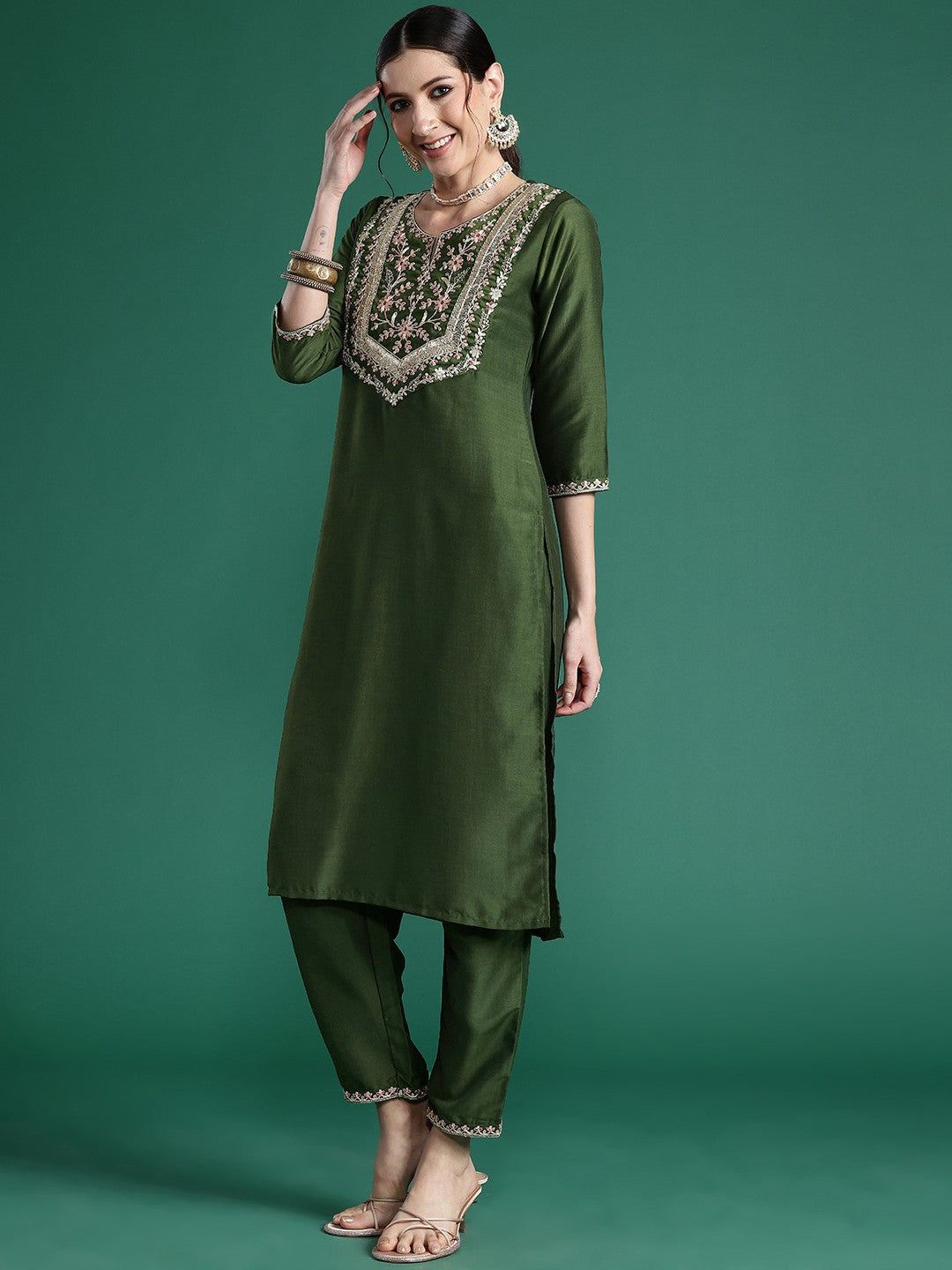 Floral Yoke Design Sequinned Kurta with Trousers & Dupatta