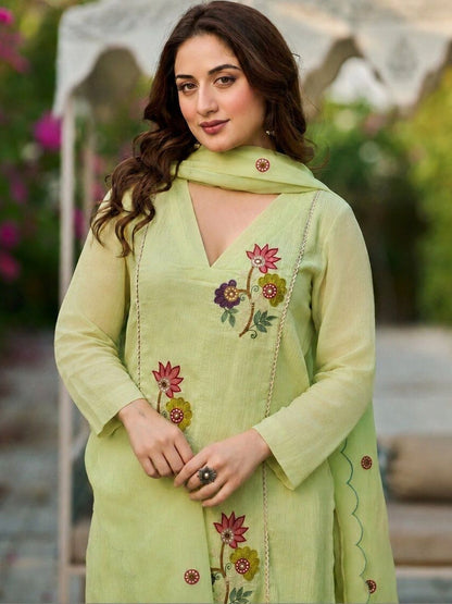 Women Floral Embroidered Regular Thread Work Raw Silk Kurta with Palazzos & With Dupatta