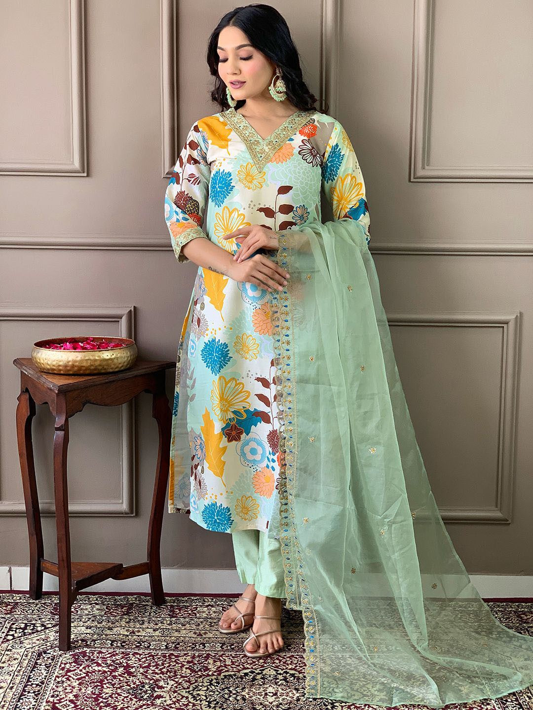 Floral Printed Regular Zari Kurta ,Trousers & Dupatta