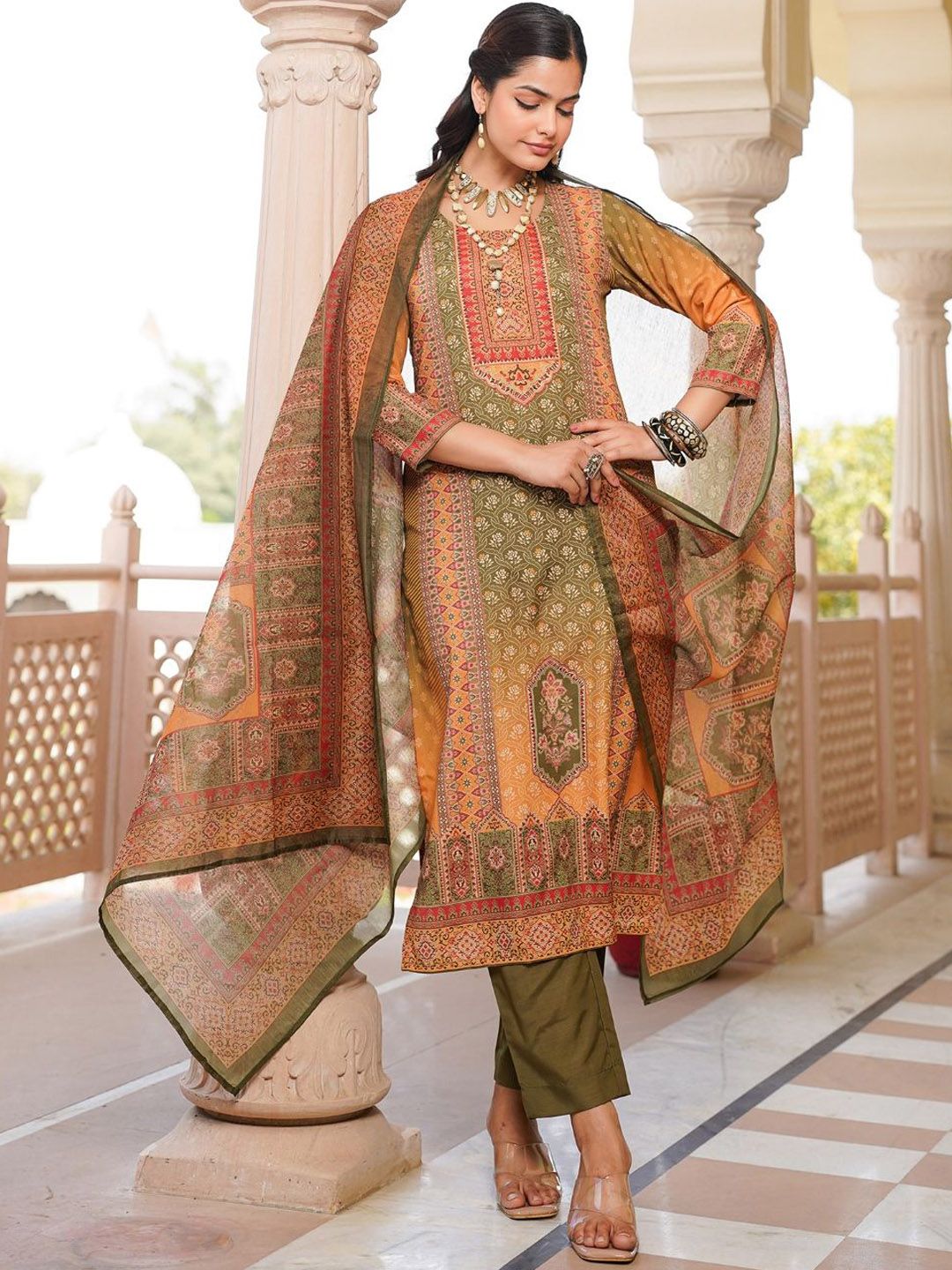 Women Ethnic Motifs Printed Regular Kurta with Trousers & With Dupatta