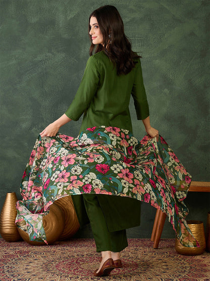 Women Floral Embroidered Regular Chikankari Kurta with Trousers & With Dupatta